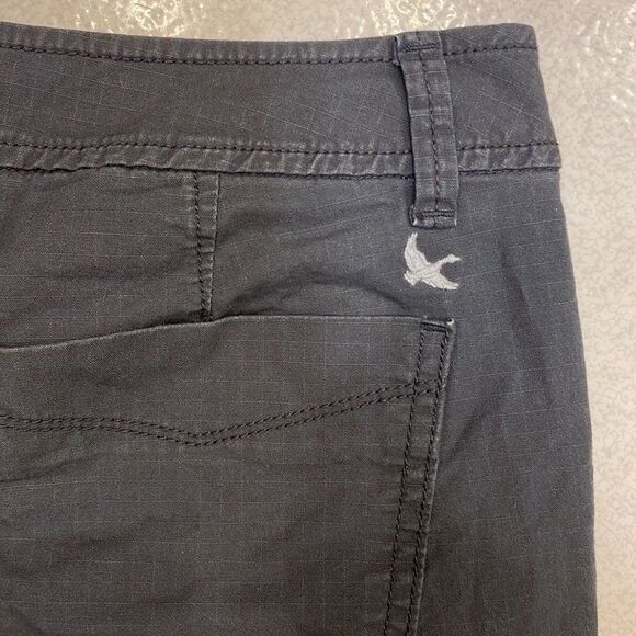 Eddie Bauer slightly curvy dark gray shorts size 4 - Picture 3 of 6